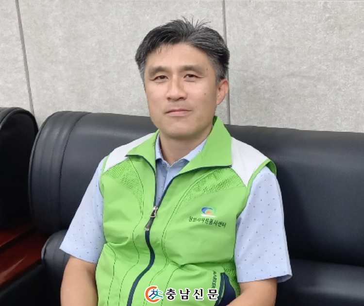 [특집][행복을 여는 사람 들] 제4탄…김용석 천안시자원봉사센터장