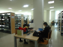 천안시 신방도서관 2층 - 종합자료실